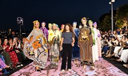 Galataport'taki tesettür defilesi neden sosyal medyanın gündemine oturdu?