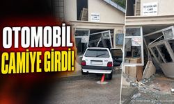 Isparta'da Kontrolden Çıkan Otomobil Camiye Girdi!