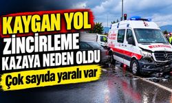 Kaygan Yol Zincirleme Kazaya Neden Oldu