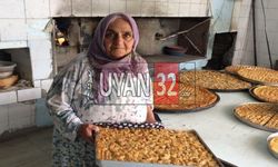 Eğirdir'de Ev Tatlısı Geleneği Yıllardır Devam Ediyor