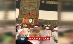 Kabe-i Şerif'e Tırmandı Kapıyı Açmaya Çalıştı