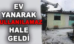 Yanan 2 Katlı Ahşap Ev Kullanılamaz Hale Geldi