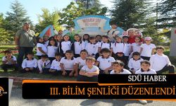 Bilime Meraklı Minikler "Bilim Şenliği"nde Toplandı