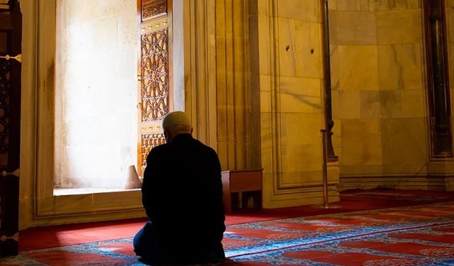 Türkiye’den Dikkat Çeken Namaz Anketi!