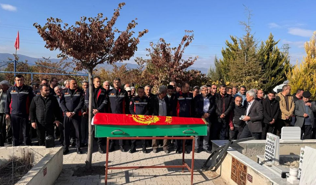 Emektar İtfaiyecisi Cemil Dinçer Oğlu Son Yolculuğuna Uğurlandı