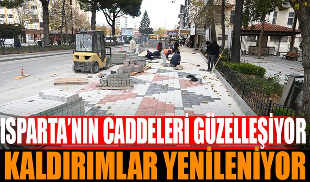 Tuhafiyeciler Sitesi önündeki kaldırım yenileniyor