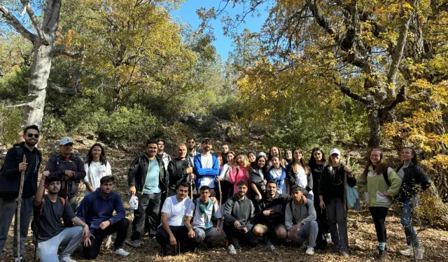 MAKÜ'den Doğaseverlere Kasnak Meşesi'nde Trekking Keyfi