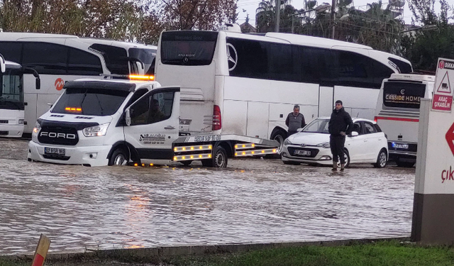 Antalya’da Yağmur Sonrası Alışıldık Manzara