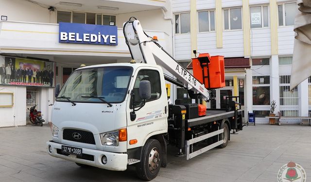 Keçiborlu Belediyesi, Yeni Sepetli Kamyonetle Hizmette Büyüyor