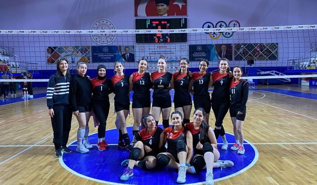 USO Anadolu Lisesi Voleybolda Namağlup Yarı Finalde!