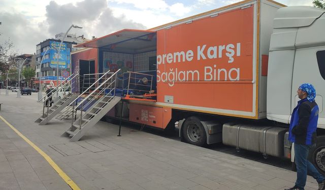 Deprem Simülasyon Tırı Vatandaşlarla Buluştu
