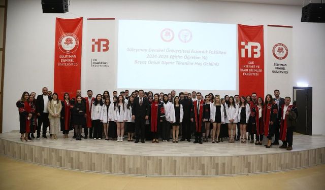Burdur Eczacı Odası’ndan Genç Meslektaşlara Beyaz Önlük Desteği!