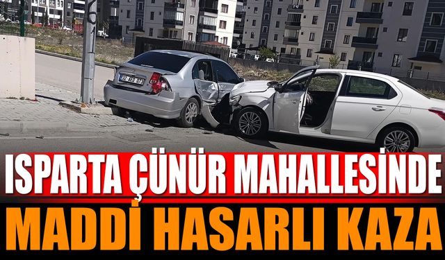 Çünür Mahallesi’nde İki Otomobil Çarpıştı