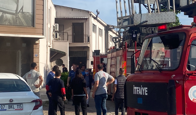 Antalya’da Mobilya Atölyesinde Korkutan Yangın