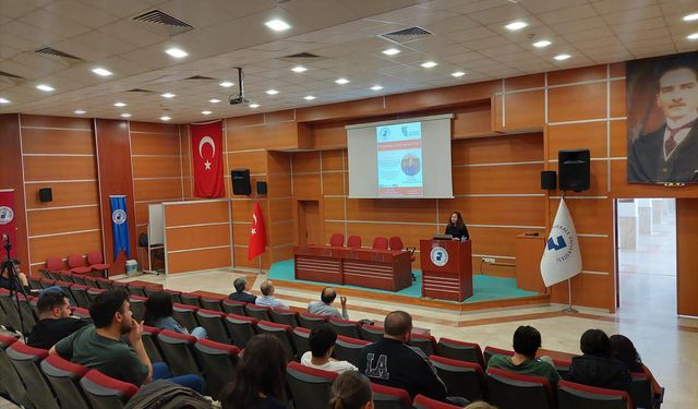 PAÜ’de “23 Nisan Nasıl Çocuk Bayramı Oldu?” Konulu Seminer Düzenlendi