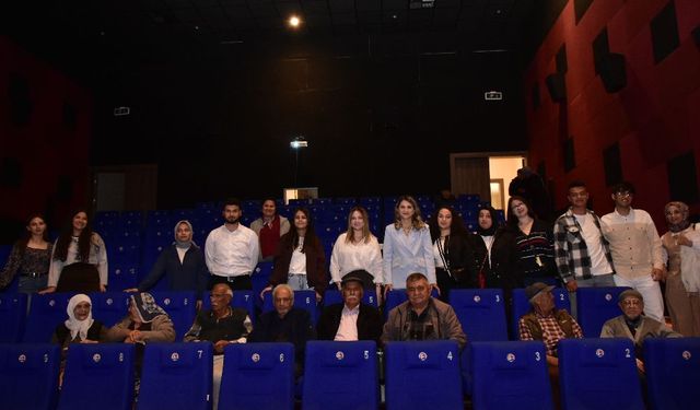 Rabia Teyze İlk Kez Sinema İle Tanıştı