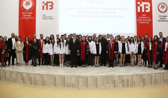 SDÜ Eczacılık Fakültesi’nde Beyaz Önlük Heyecanı