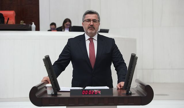 Milletvekili Özkaya Mısır Ekimi İçin Kolları Sıvadı!