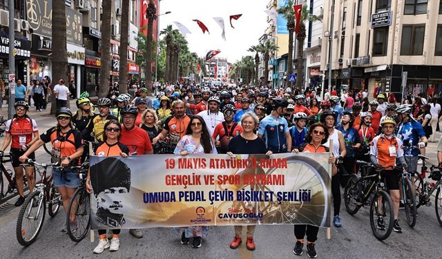“Umuda Pedal Çevir” Bisiklet Şenliği Denizli’de Renkli Kortejle Başladı