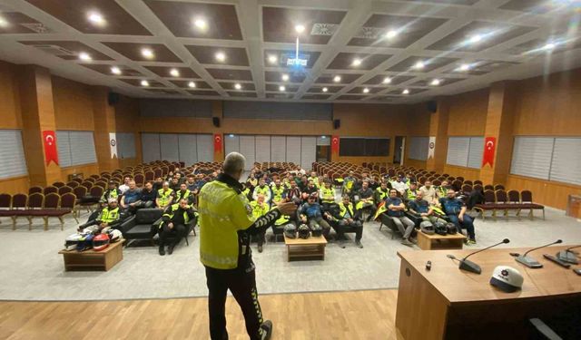 Afyonkarahisar’da Motosiklet Sürücülerine Güvenli Sürüş Eğitimi Verildi