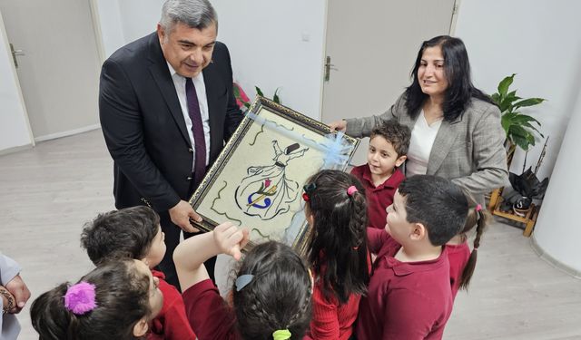 Afyon'da Minik Elleriyle Gelenekten Geleceğe Keçe Dokudular