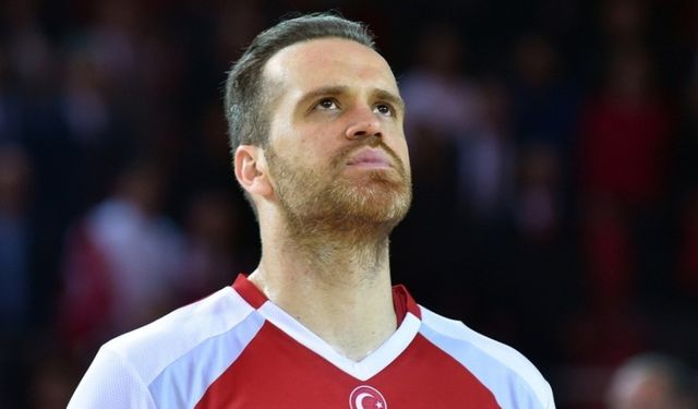 Milli Basketbolcu Oğuz Savaş Parkelere Veda Etti