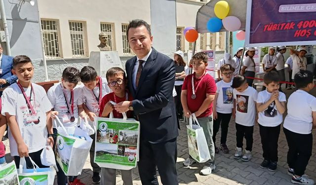Şarkikaraağaç’ta Bilim Fuarı Açıldı