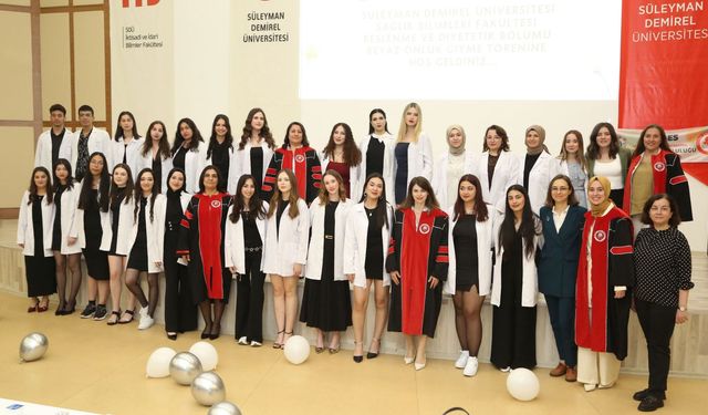 Beslenme ve Diyetetik Bölümü Öğrencileri Beyaz Önlüklerini Giydi
