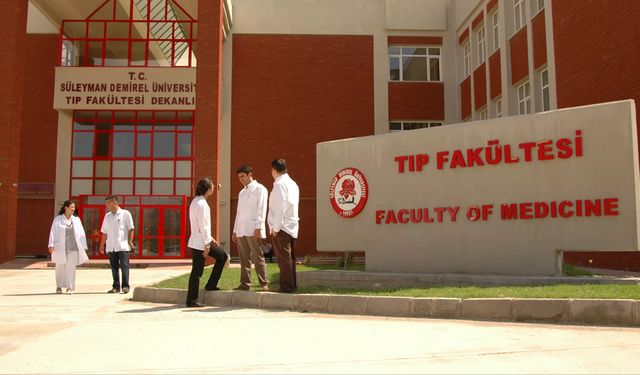 SDÜ Tıp Fakültesi "Türkiye’nin En İyileri" Arasında!