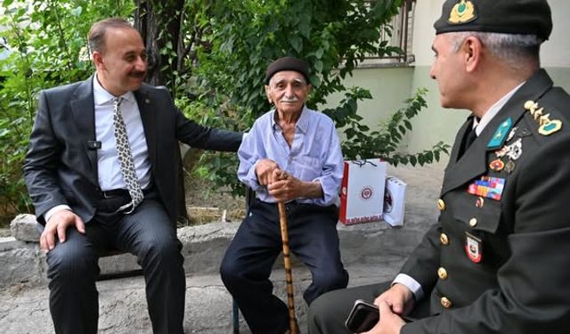 92 Yaşındaki Sait Ali Ayaz’dan Mehmetçik Vakfı’na Anlamlı Bağış