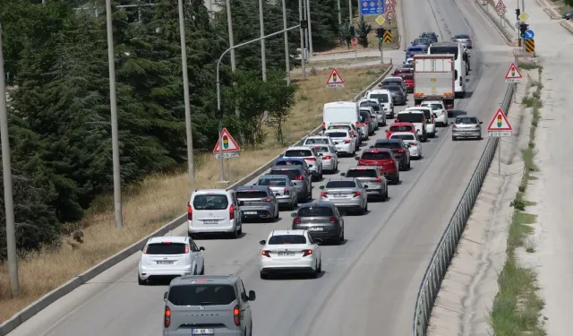 Burdur Trafiğinde Rekor Seviyede Araç Geçişi