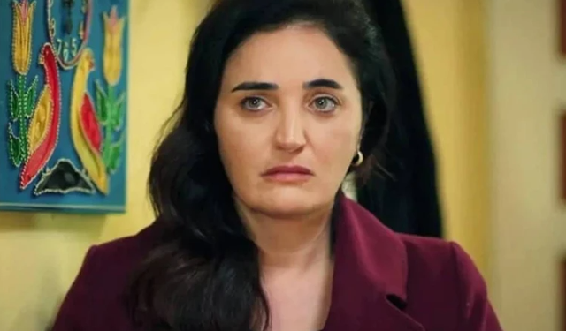 Fadik Sevin Atasoy Kimdir? Ne Kanseri?