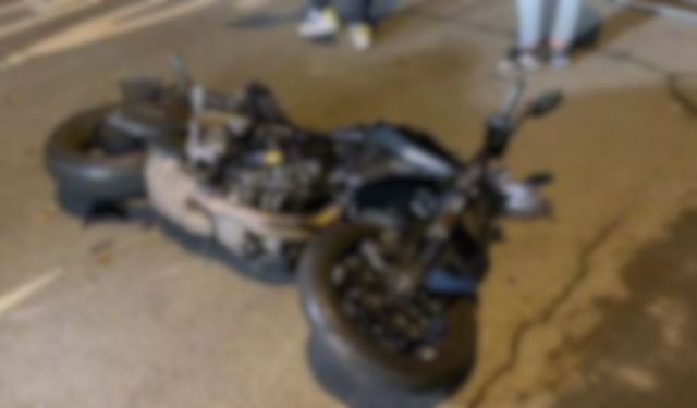 Otomobil ile Elektrikli Motosiklet Çarpıştı: 1 Yaralı