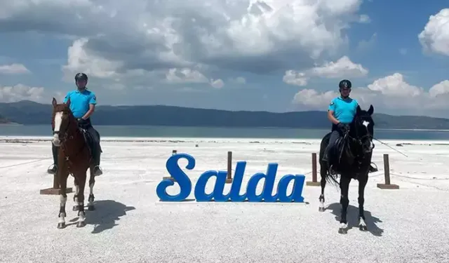 Salda Gölü’nde Atlı Jandarma Timi Görevde!