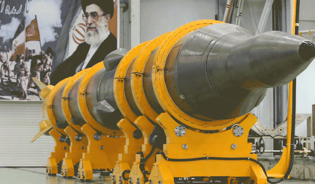 2.000 km Menzilli Katı Yakıtlı Siccil Füzesi Sahada: İran’dan Güç Gösterisi