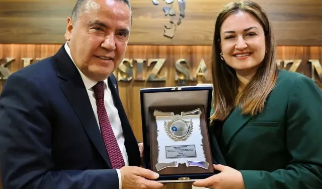 Muhittin Böcek’ten Başkanvekili Büşra Özdemir’e Destek Mesajı