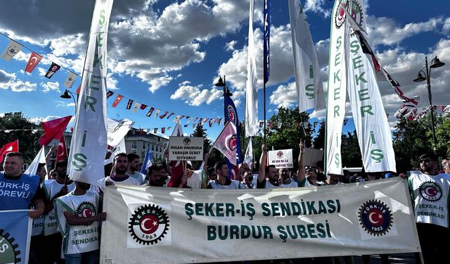 Burdur’da İşçiler Meydanlara İndi