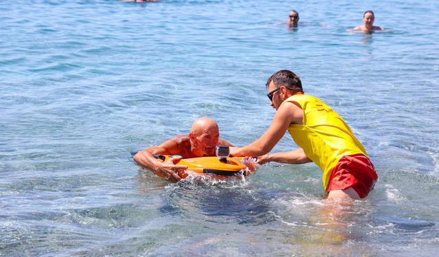 Boğulanı Saniyede Kurtaran Robot Antalya Sahilin de Görevde!