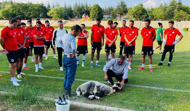 Isparta32spor Yeni Sezon Öncesi Kurban Kesti