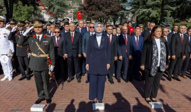 Afyonkarahisar’da Zafer Bayramı coşkuyla kutlandı