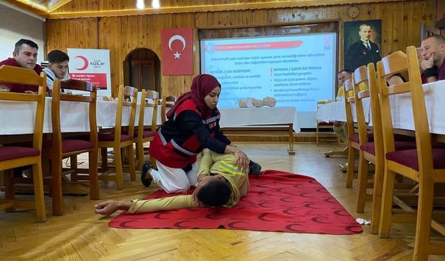 Denizli'de ilk yardım ve fidan dikimi