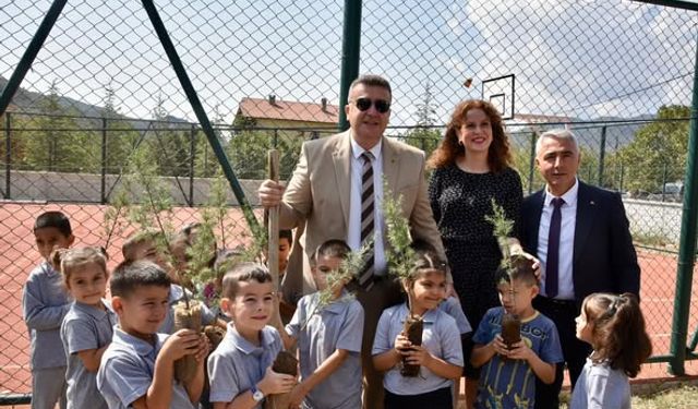 Eğirdir’de İlköğretim Haftası Coşkusu