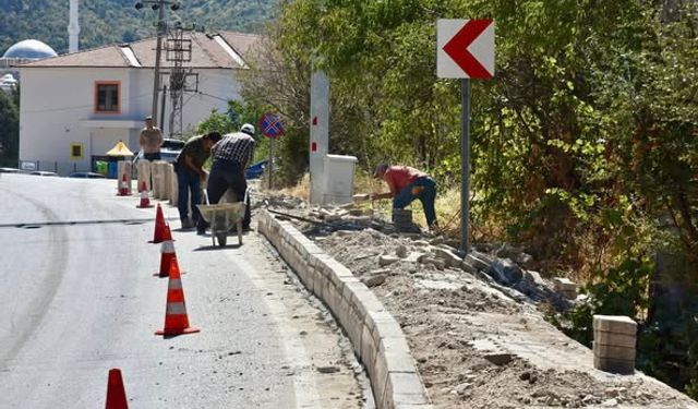 Eğirdir’de Öğrencilere Güvenli Yürüyüş Yolu