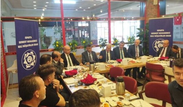 Muhasebeciler ve Vergi Bürokratları Yalvaç’ta Buluştu