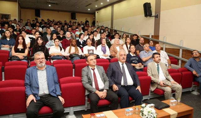 Prof. Dr. Imad L. Al-Qadi SDÜ’de Konferans Verdi
