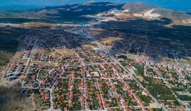 Burdur’da dev destek: 17 öğrenciye 51 bin tl burs