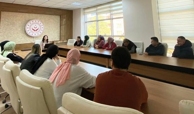 Velilere “Okula Uyum ve Akran Zorbalığı” Eğitimi Verildi