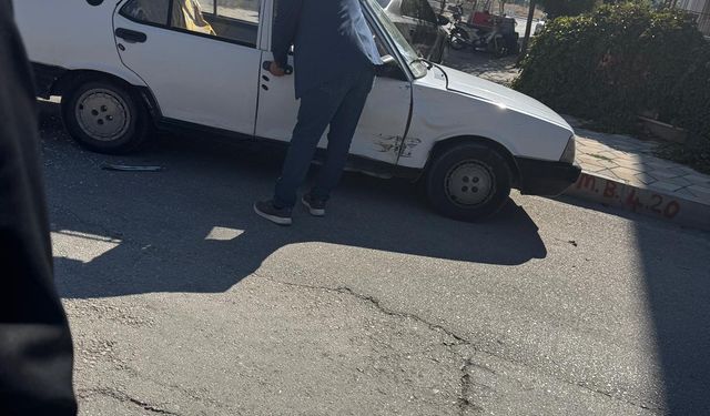 Isparta’da İki Otomobil Çarpıştı: Şans Eseri Yaralanan Olmadı