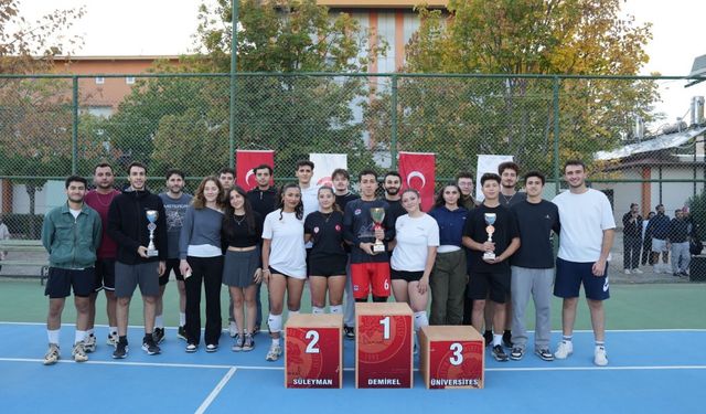 Cumhuriyet Coşkusu Voleybol Turnuvasıyla Yaşandı