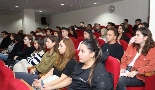 SDÜ’de ÜNİDES Bilgilendirme Toplantısı Gerçekleştirildi